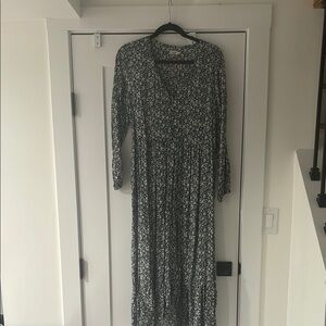 Faherty Black and White Long Sleeve V-Neck Sundress